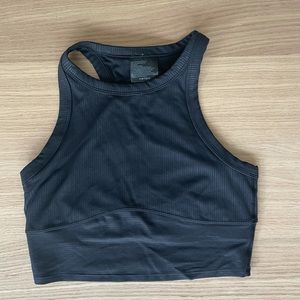 lululemon top (maybe “Blissful Bend”)